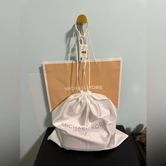 Michael Kors Novelty “Las Vegas” limited Edition Bag Full Inclusion NWT! - Picture 9 of 9